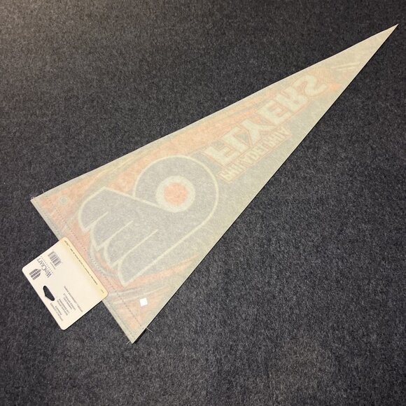 NHL Philadelphia Flyers Vintage 1990's Edition #7 Team Logo Hockey Pennant NOS - Picture 6 of 10